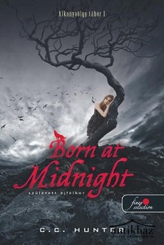 Könyv: Született éjfélkor (Born at Midnight) (Alkonyvölgy tábor 1.)